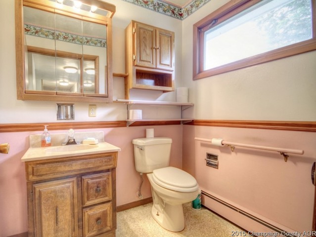 304 E Green St, Allerton, IL 61810 photo 18