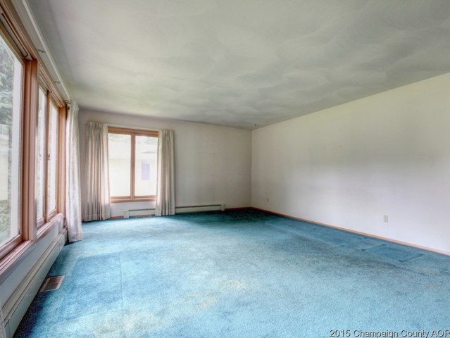 304 E Green St, Allerton, IL 61810 photo 7