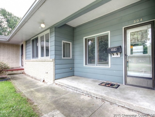 304 E Green St, Allerton, IL 61810 photo 2