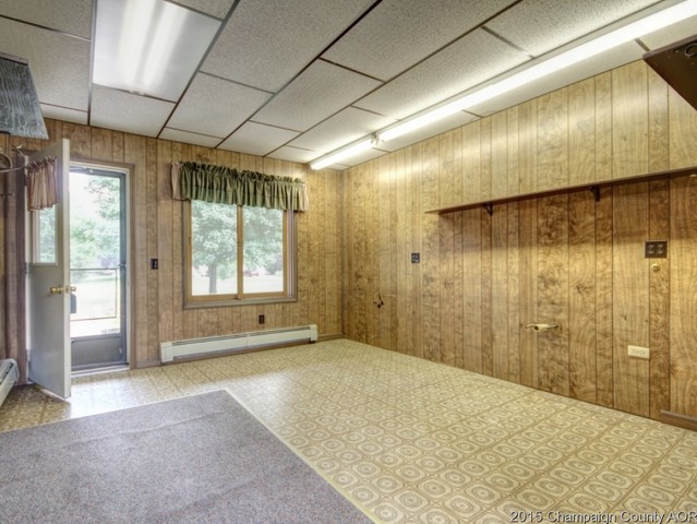304 E Green St, Allerton, IL 61810 photo 4