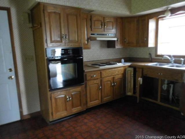159 E Park St, Argenta, IL 62501 photo 9