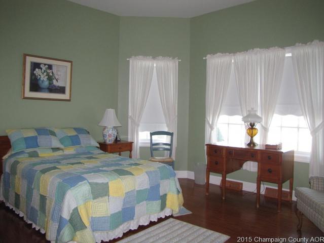131 E Lincoln St, Arthur, IL 61911 photo 8
