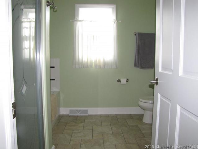 131 E Lincoln St, Arthur, IL 61911 photo 10