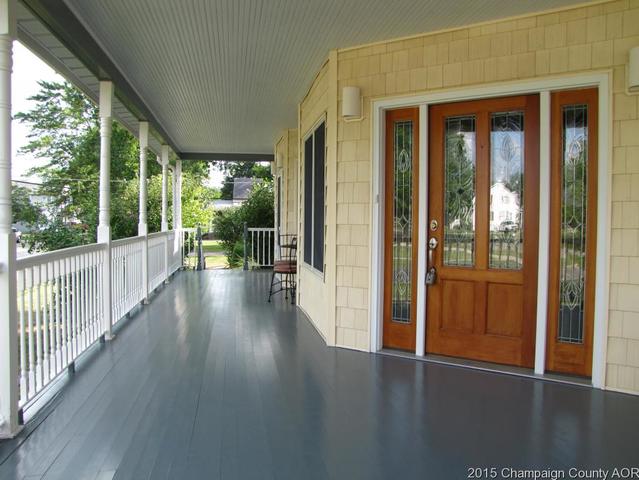 131 E Lincoln St, Arthur, IL 61911 photo 2