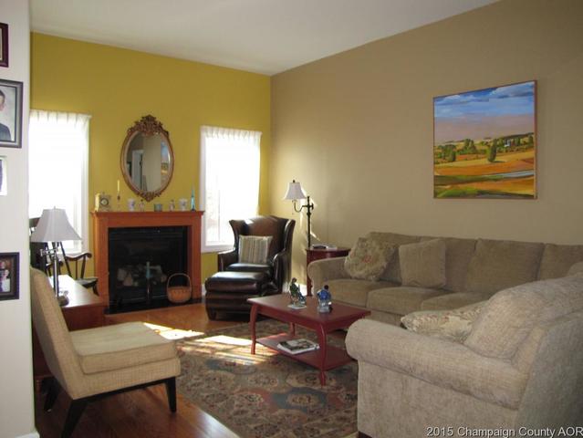 131 E Lincoln St, Arthur, IL 61911 photo 6