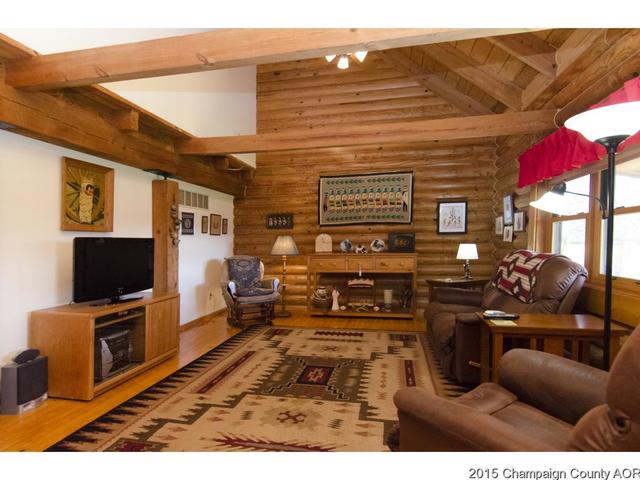 1419 Riverbend Ln, White Heath, IL 61884 photo 3