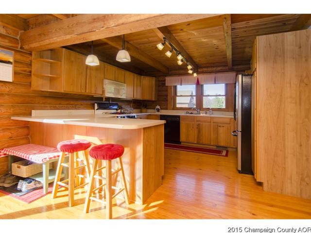 1419 Riverbend Ln, White Heath, IL 61884 photo 9