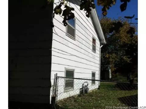 435 Standish Dr, Bloomington, IL 61704 photo 2