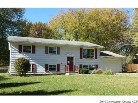 435 Standish Dr, Bloomington, IL 61704 photo 1