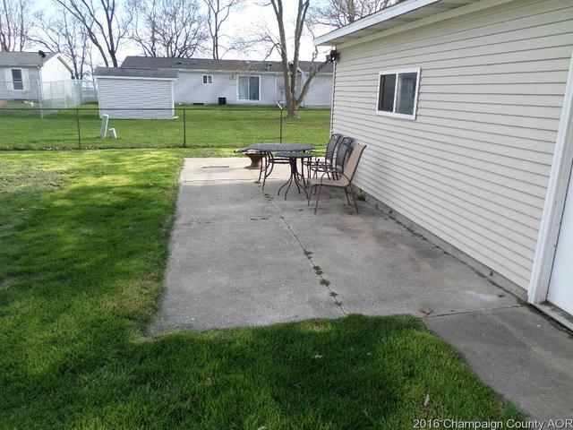 604 E Maple St, Ogden, IL 61859 photo 6