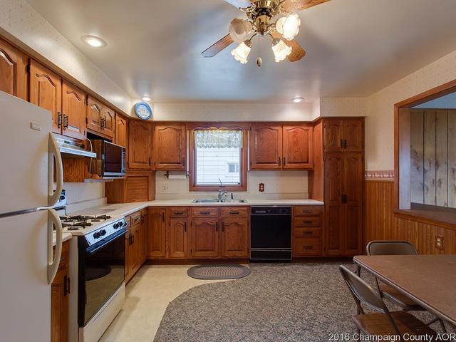 110 Third St, Dewey, IL 61840 photo 7