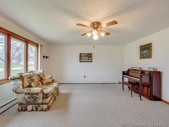 110 Third St, Dewey, IL 61840 photo 2