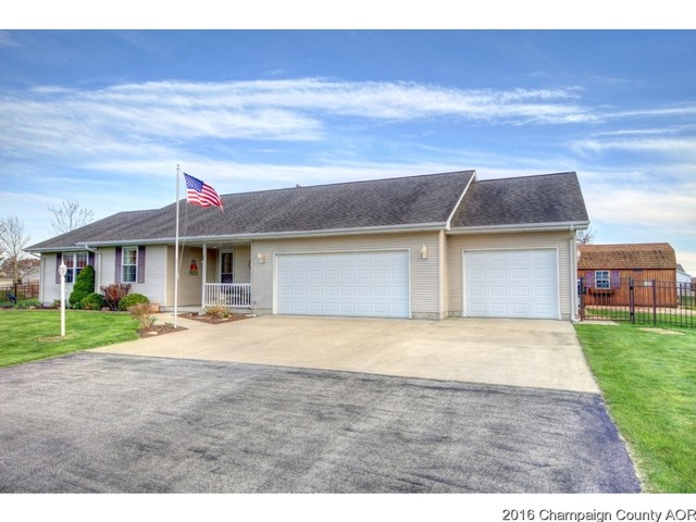 609 Clovis Ct, Sidney, IL 61877 photo 3