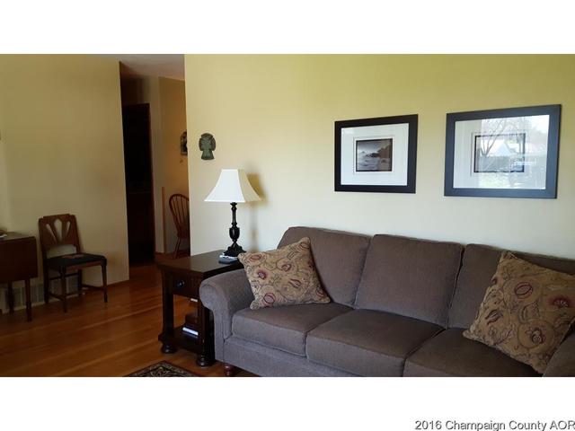 1906 Broadmoor Dr, Champaign, IL 61821 photo 2