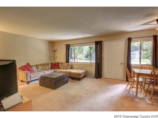 2104 Rodney, Champaign, IL 61821 photo 2