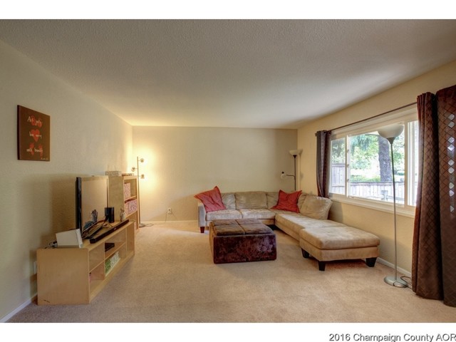 2104 Rodney, Champaign, IL 61821 photo 3