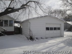 301 E Washington Ave, Casey, IL 62420 photo 2
