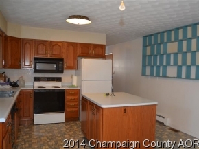 417 Cedar Ln, Arthur, IL 61911 photo 5