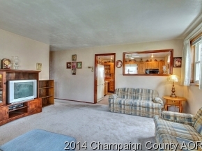 1906 Roberta Ln, Champaign, IL 61821 photo 2