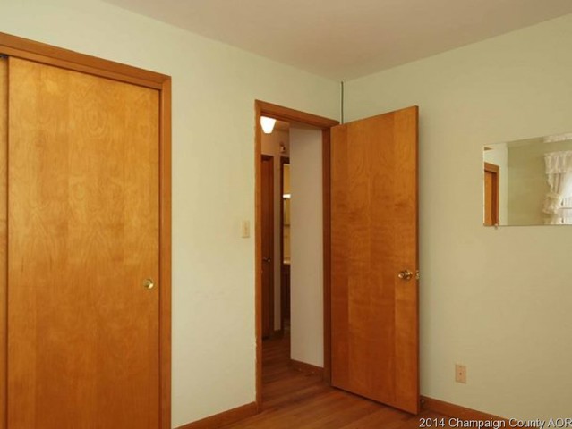 910 Holiday Dr, Champaign, IL 61821 photo 12