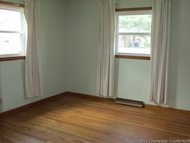 910 Holiday Dr, Champaign, IL 61821 photo 10