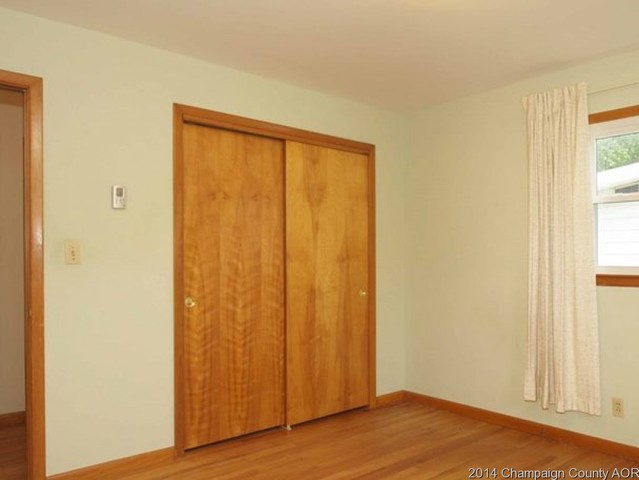 910 Holiday Dr, Champaign, IL 61821 photo 9