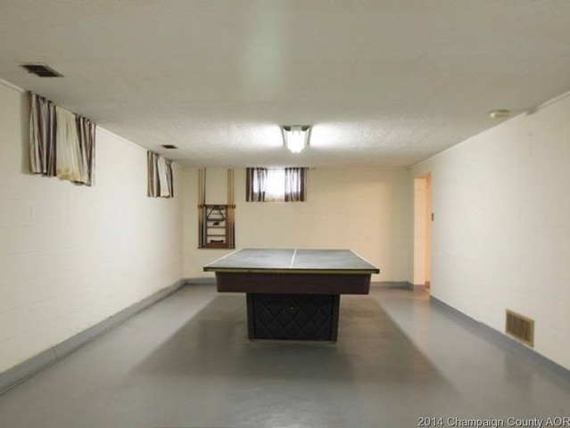 910 Holiday Dr, Champaign, IL 61821 photo 16