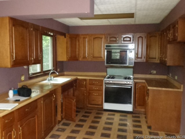 362 W Maple St, Canton, IL 61520 photo 11