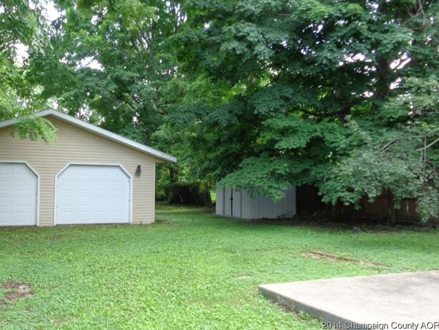 362 W Maple St, Canton, IL 61520 photo 6