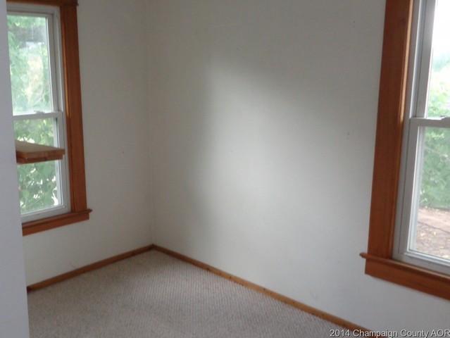 362 W Maple St, Canton, IL 61520 photo 17