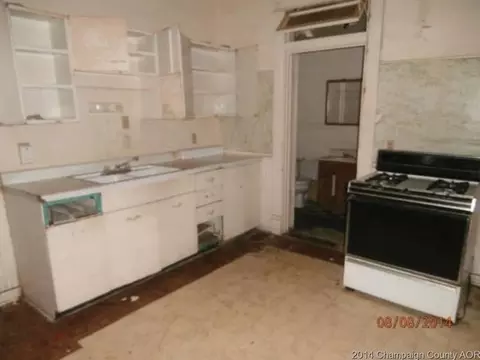 2012 Moultrie Ave, Mattoon, IL 61938 photo 4