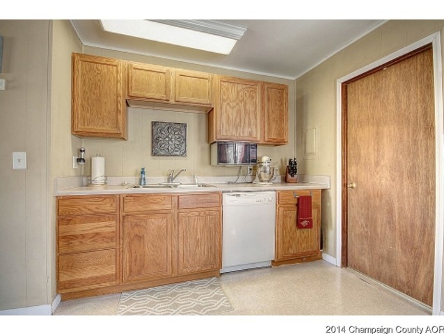903 Alagna Dr, Champaign, IL 61821 photo 9
