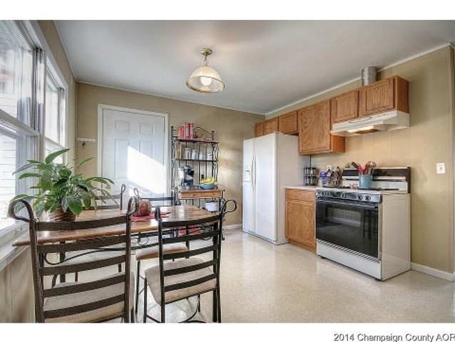 903 Alagna Dr, Champaign, IL 61821 photo 7