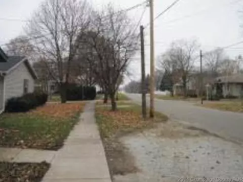 603 E Ctr, Monticello, IL 61856 photo 3