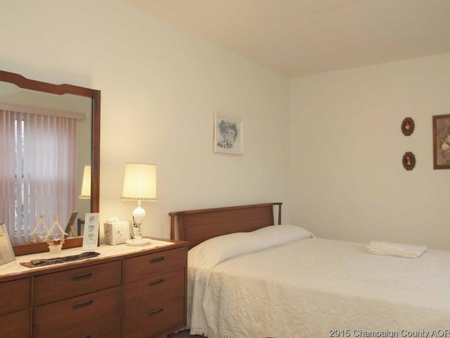 1727 Lakeside Dr, Champaign, IL 61821 photo 19