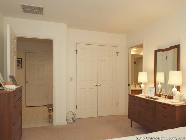 1727 Lakeside Dr, Champaign, IL 61821 photo 15