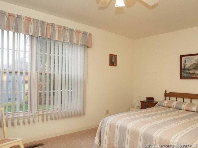 1727 Lakeside Dr, Champaign, IL 61821 photo 16