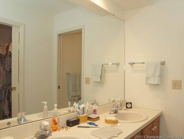 1727 Lakeside Dr, Champaign, IL 61821 photo 18