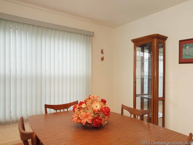 1727 Lakeside Dr, Champaign, IL 61821 photo 8