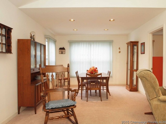 1727 Lakeside Dr, Champaign, IL 61821 photo 7