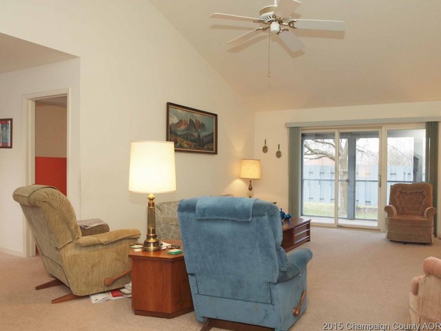 1727 Lakeside Dr, Champaign, IL 61821 photo 3