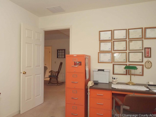 1727 Lakeside Dr, Champaign, IL 61821 photo 13