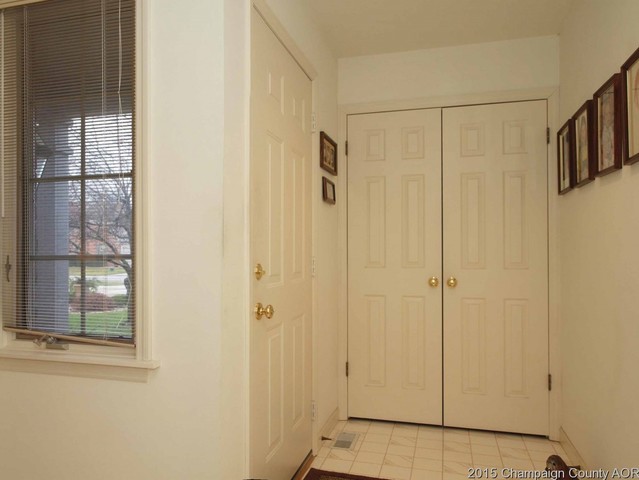 1727 Lakeside Dr, Champaign, IL 61821 photo 2