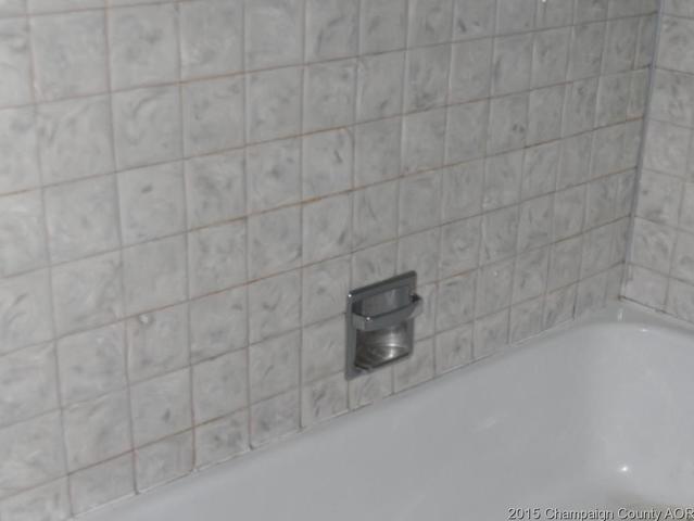 17 Schultz St, Danville, IL 61832 photo 2