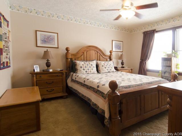 1032 Pinecrest Dr, Rantoul, IL 61866 photo 13
