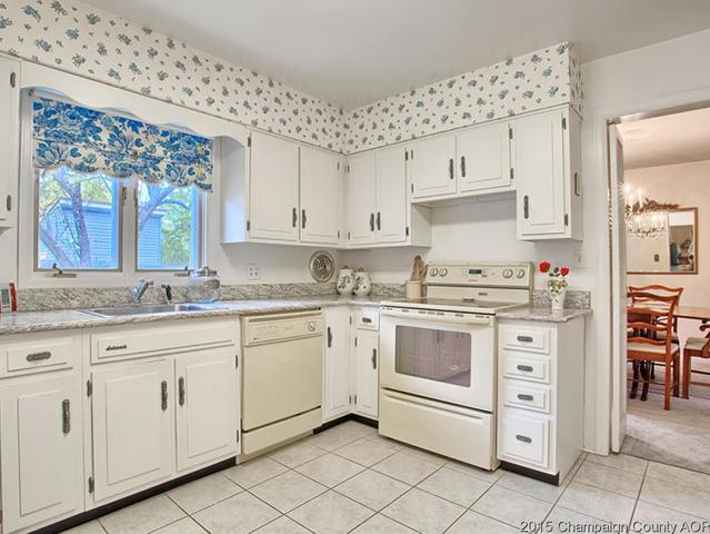 1708 Georgetown Dr, Champaign, IL 61821 photo 9