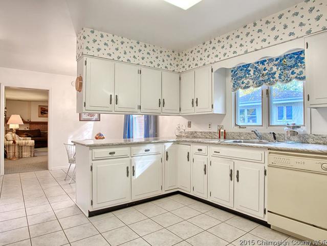 1708 Georgetown Dr, Champaign, IL 61821 photo 8