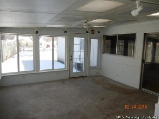 2702 Willowpark Dr, Champaign, IL 61821 photo 2