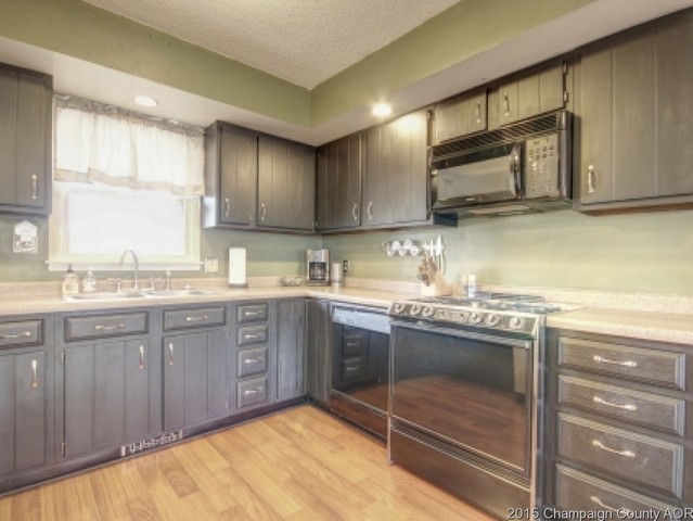 1424 Pine Ave, Rantoul, IL 61866 photo 9
