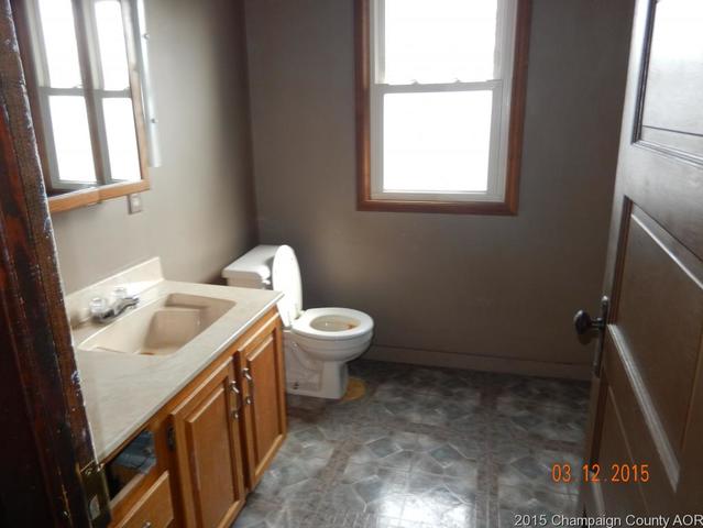 205 E Logan St, Arthur, IL 61911 photo 13